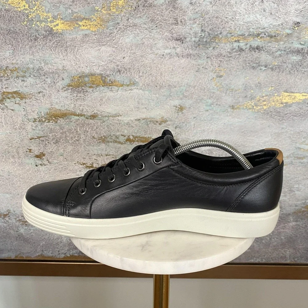 ECCO Soft 7 Shoes Mens Size 10 Black Leather Lace Up Casual Comfort Sneakers